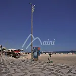 Mainí nosso apê de charme no Leblon